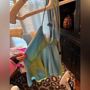 Flowy and fun 🩵💚